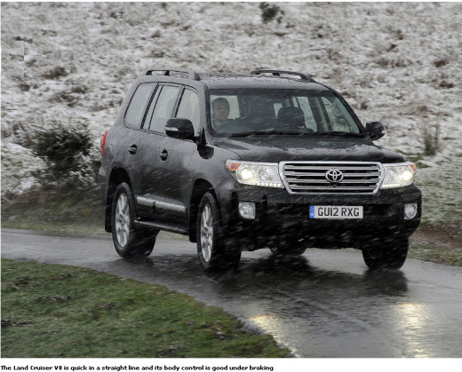 Toyota-Land-Cruiser-2012-2013-Road-Grip-Test-Picture