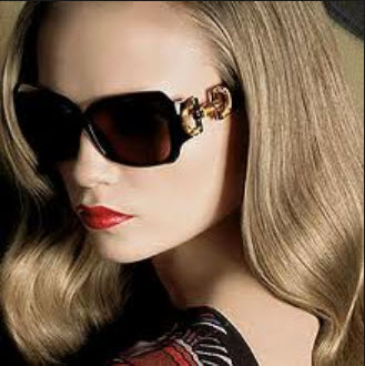 Hot-Girl-with-Black-Sunglasses-wallpaper