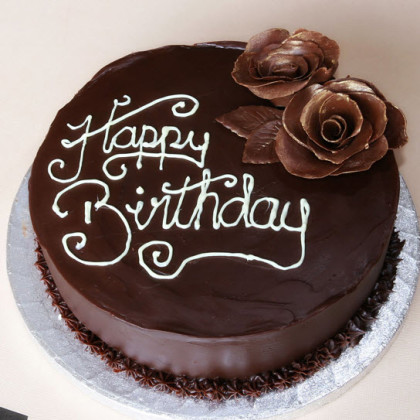 Stylish-chocolate-Cake-for-birthday