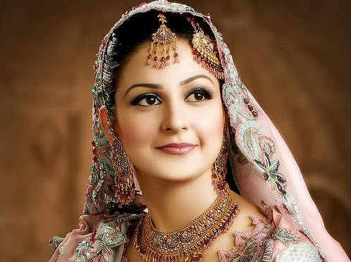 http://itsmyideas.com/wp-content/uploads/2013/06/Beautiful-bridal-of-Pakistan-2013-2014.jpg
